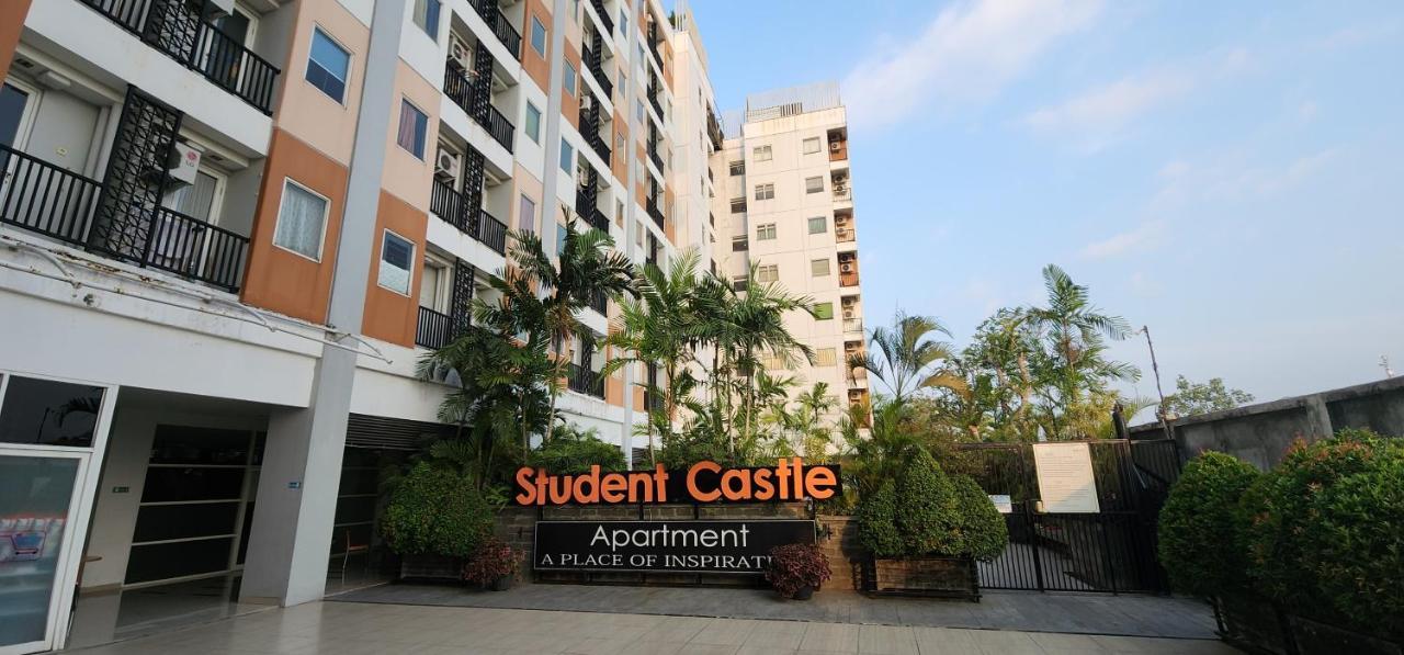 Apartemen Student Castle Yogyakarta Esterno foto